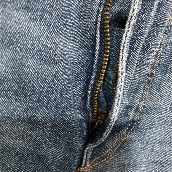 Good American Good Legs Skinny Raw Hem Jeans - Picture 3 of 6